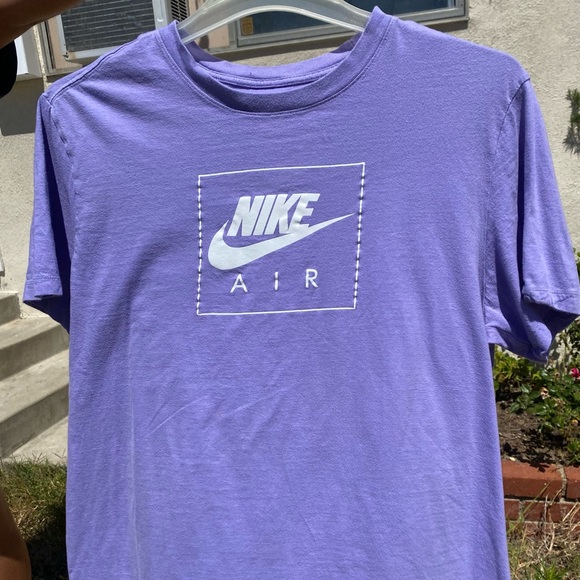 Nike - Picture 2 of 4